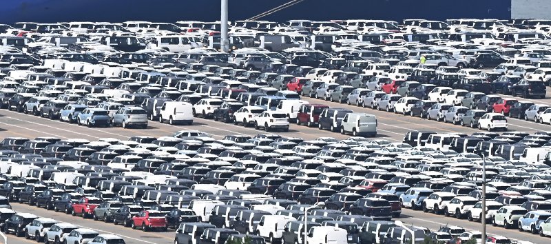 16일 경기 평택시 포승읍 평택항 자동차 전용부두에 수출용 차량이 세워져 있다.뉴시스