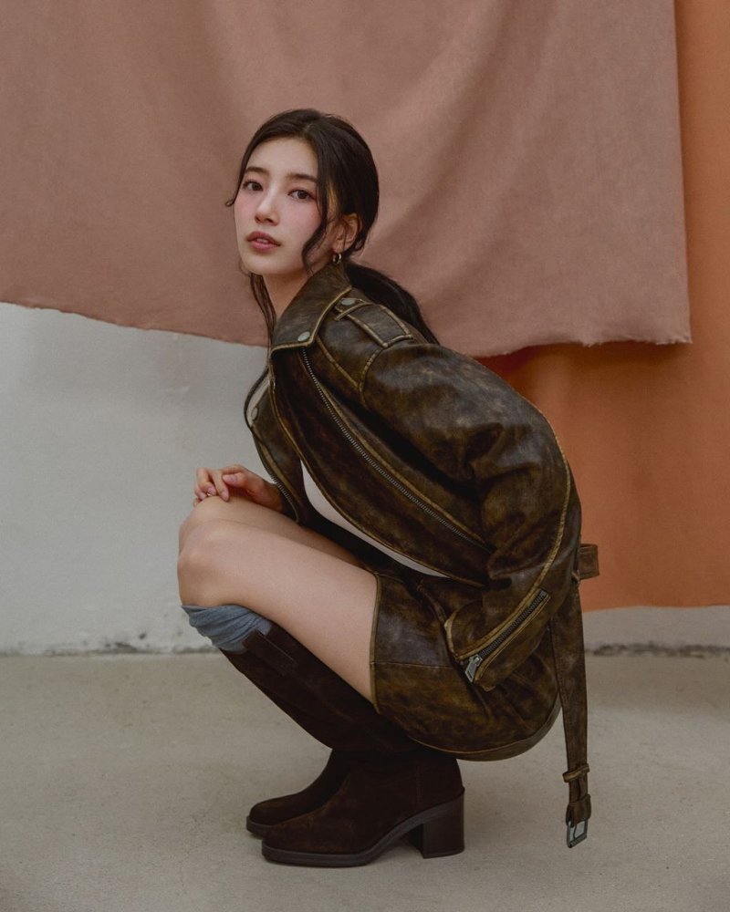 수지, 가을 분위기 물씬 스타일링…쭉 뻗은 각선미 '눈길' [N샷]