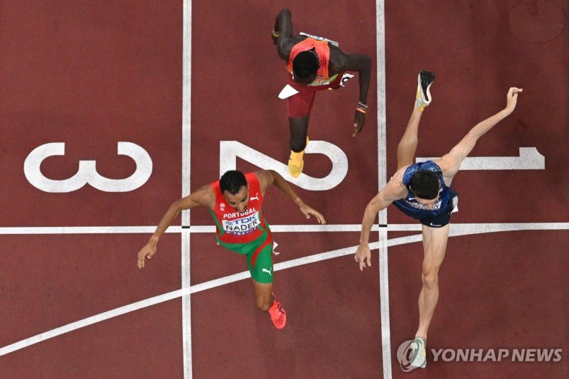 0.02초 차 (출처=연합뉴스)