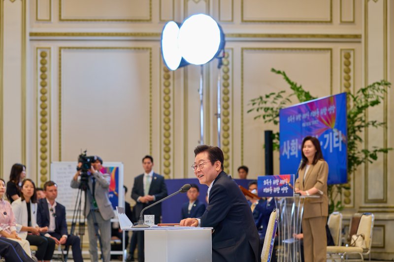 이재명 대통령이 지난 11일 청와대 영빈관에서 '회복을 위한 100일, 미래를 위한 성장'을 주제로 열린 취임 100일 기자회견에서 기자들의 질문에 답변하고 있다. (이재명 대통령 SNS. 재판매 및 DB 금지) 2025.9.12/뉴스1 ⓒ News1 허경 기자