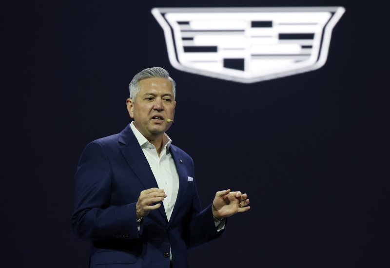 헥터 비자레알 GM한국사업장 사장이 16일 경기 광명 아이벡스 스튜디오에 열린 캐딜락 대형 SUV '더 뉴 에스컬레이드' 미디어 출시 행사에서 인사말을 하고 있다. 2025.4.16/뉴스1 ⓒ News1 이동해 기자