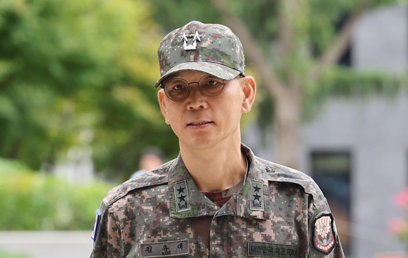 김용대 전 드론작전사령관이 지난 9월 18일 서울 서초구 서울고검에 마련된 내란 외환 특별검사팀 사무실에 조사를 받기 위해 출석하고 있다. 연합뉴스