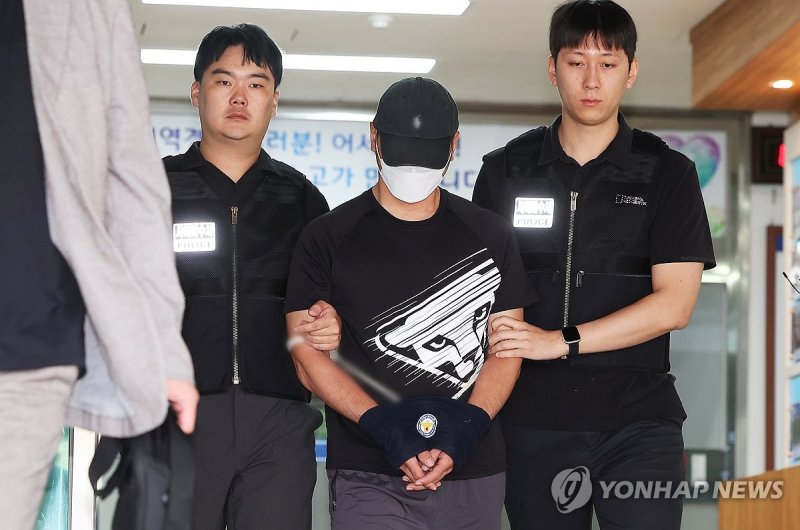 'KT 소액결제' 사건 피의자 A씨 영장실질심사 (출처=연합뉴스)