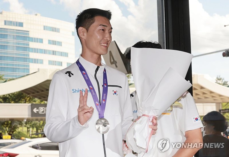 환하게 웃는 '스마일 점퍼' 우상혁 (출처=연합뉴스)