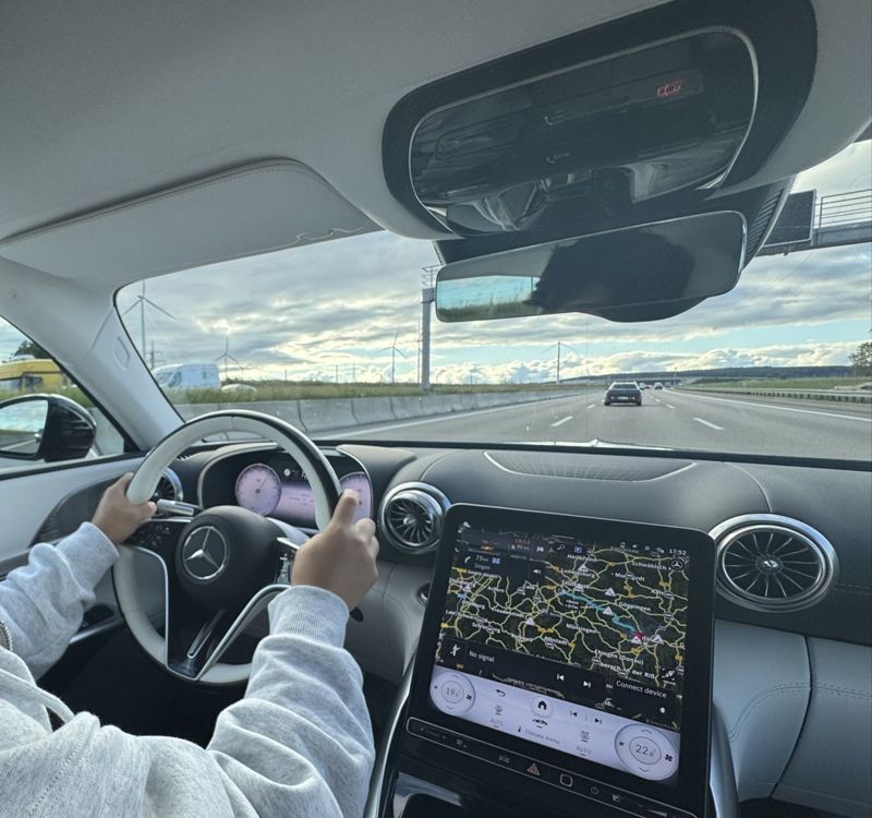 '메르세데스-마이바흐 SL 680' 내부 모습. 사진=김학재기자