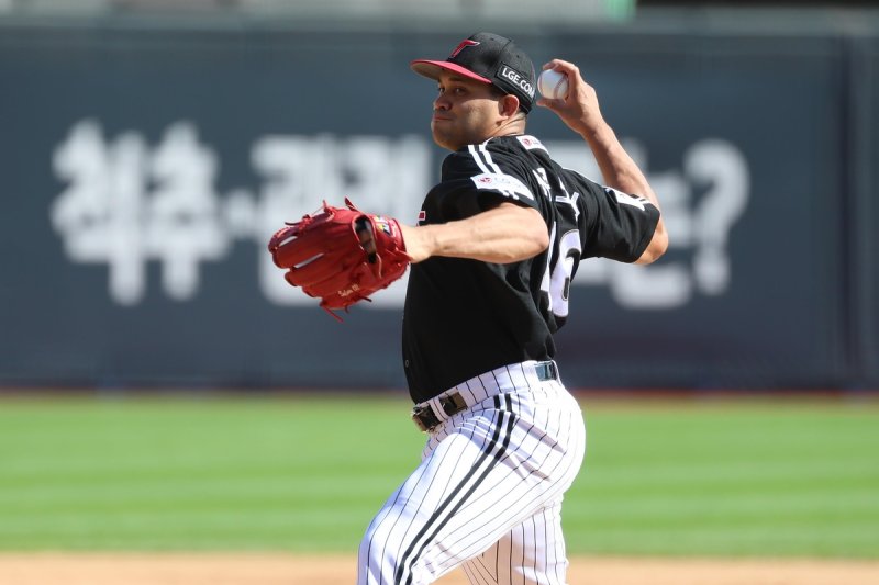 LG 트윈스의 외국인 투수 치리노스 (출처=연합뉴스)