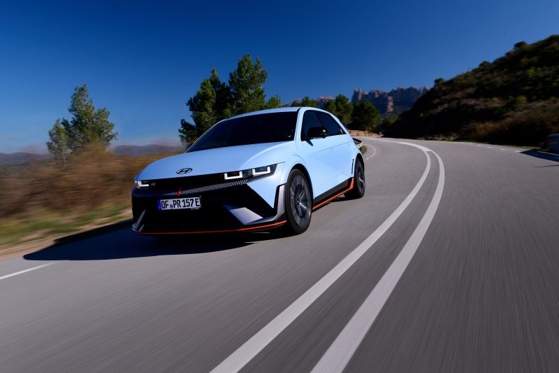 현대차는 고성능 전기차 '아이오닉 5 N '이 25일(현지시간) 영국 자동차 전문지 '오토카'가 주관하는 '2025 오토카 어워즈'에서 '파이브스타 카' 부문에 선정됐다고 밝혔다. 사진은 현대차 아이오닉 5 N 모습. (현대차 제공. 재판매 및 DB 금지) 2025.6.25/뉴스1