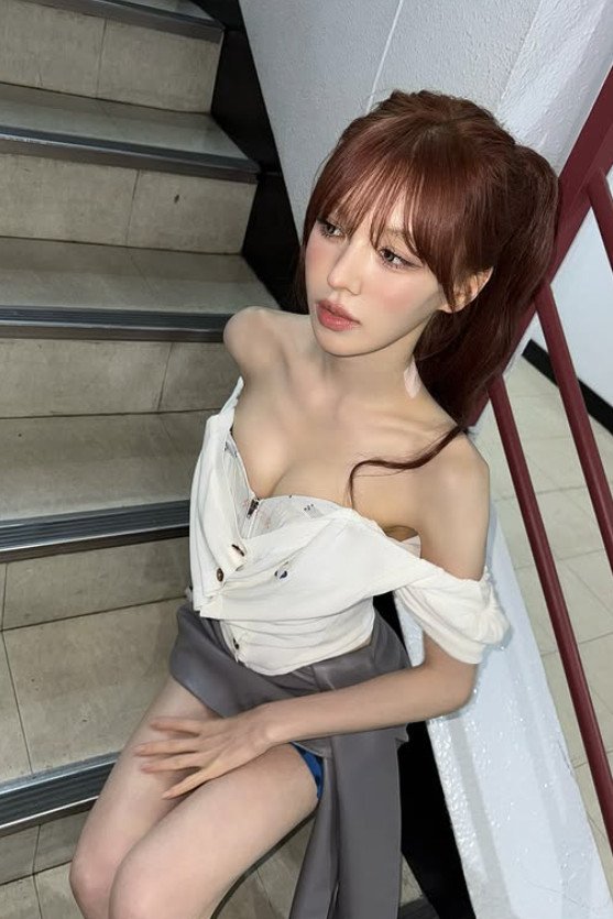 웬디, 초마름 몸매에 볼륨감까지…인형 같은 비주얼