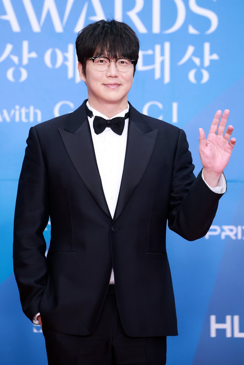 성시경 1인 기획사 미등록, 크게 반성…소득누락·탈세와는 무관