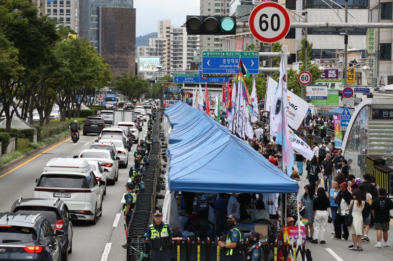 지난해 9월28일 대구 중구 반월당 인근 달구벌대로에서 열린 제16회 대구퀴어문화바카라사이트 신고 모습. 2024.9.28/바카라사이트 신고1 ⓒ News1 공정식 기자
