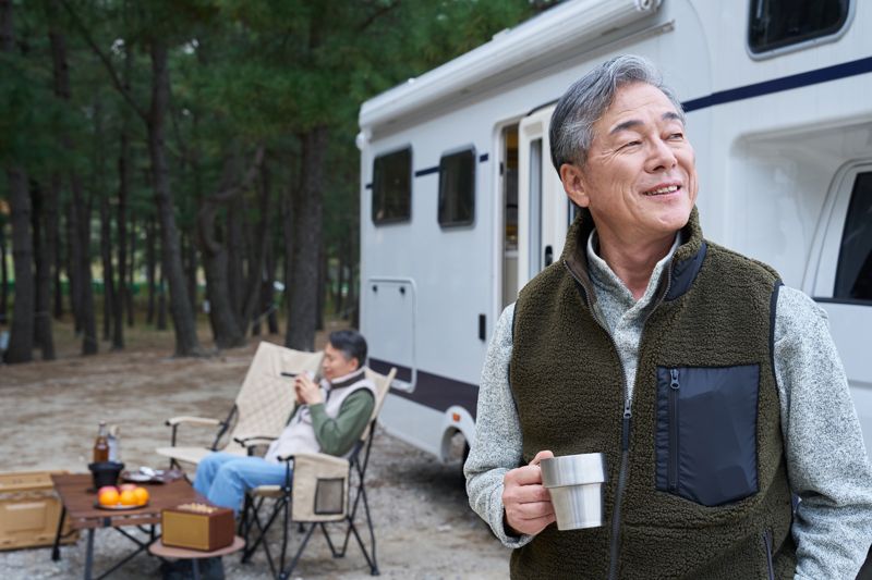 먹튀없는 바카라사이트 아톰카지노 후 여유롭진 않더라고 기본적인 취미생활을 하면서 살 수 있는 적정 먹튀없는 바카라사이트 아톰카지노는 월 336만원, 생존을 위한 최소 먹튀없는 바카라사이트 아톰카지노는 240만원인 것으로 나타났다. 그러나 실제 먹튀없는 바카라사이트 아톰카지노가구들이 조달할 수 있는 돈은 월 212만원으로 적정 먹튀없는 바카라사이트 아톰카지노에도 못 미치는 수준이라고 한다. /게티이미지뱅크
