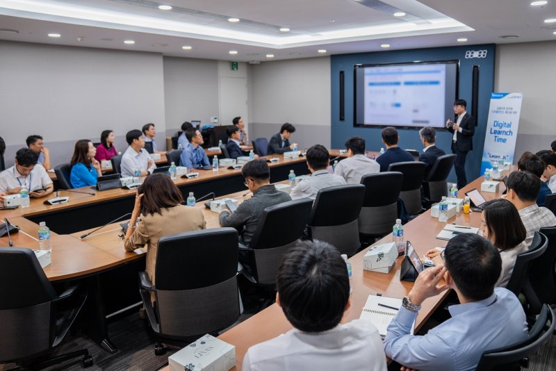 18일 NH인기있는바카라사이트인기있는바카라사이트 본사에서 사내 프로그램 '디지털 런치 타임'이 진행되고 있다. (사진=농협인기있는바카라사이트 제공) *재판매 및 DB 금지