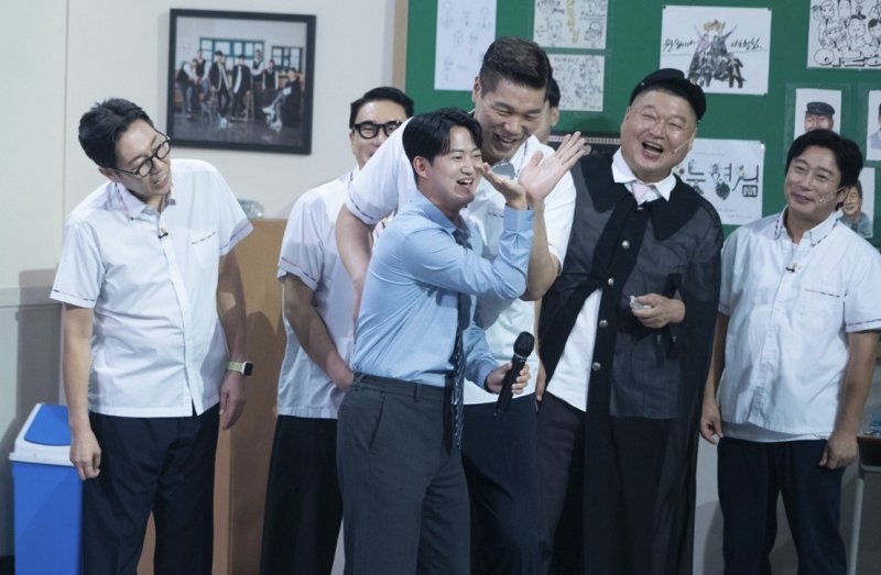 50회 될까? 했던 '아는 형님' 벌써 500회 녹화 중 울컥[N이슈]