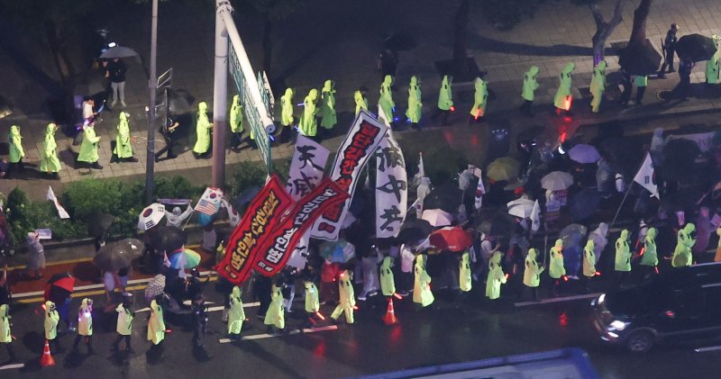 MZ 세대 ‘서울병’에 발끈한 중국… ‘난 베이징병 걸렸다’ 맞불