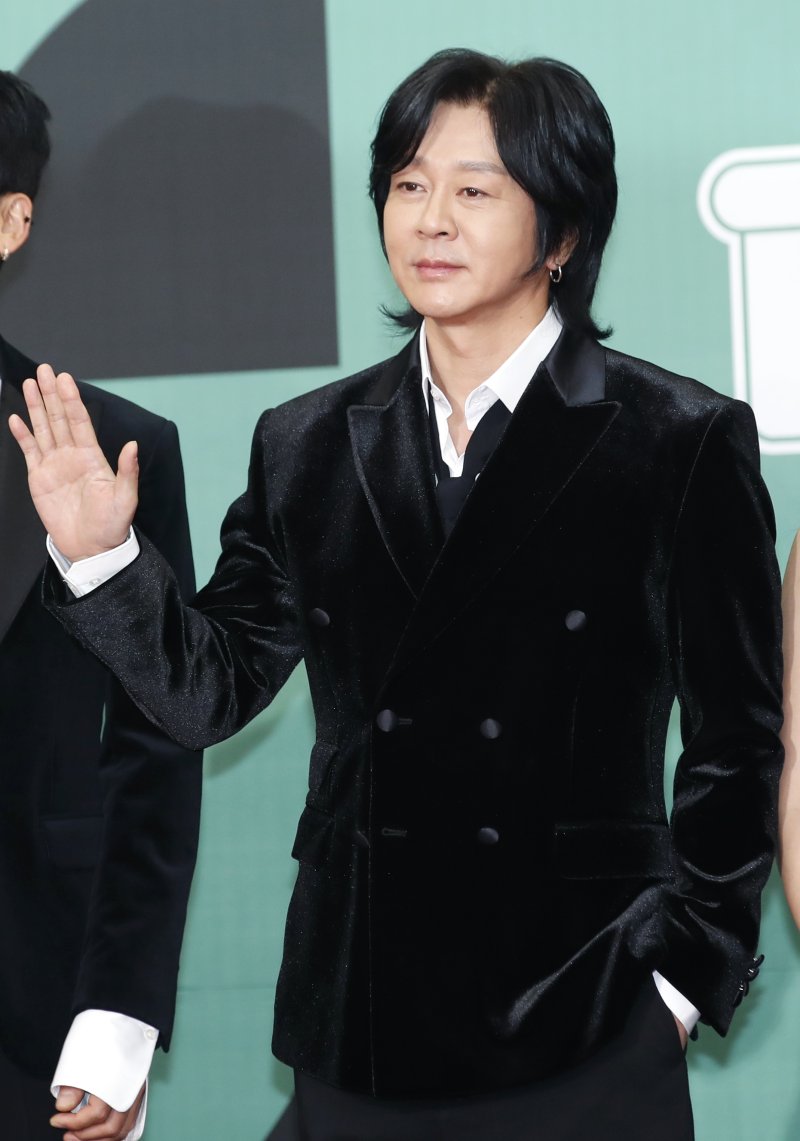 '희귀암 완치' 윤도현 약국서 약값 절대 안 받는다는다고…눈물 날 듯