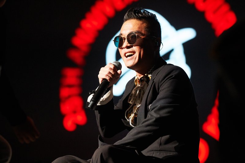 '성폭행 무혐의' 김건모, 6년 만에 근황