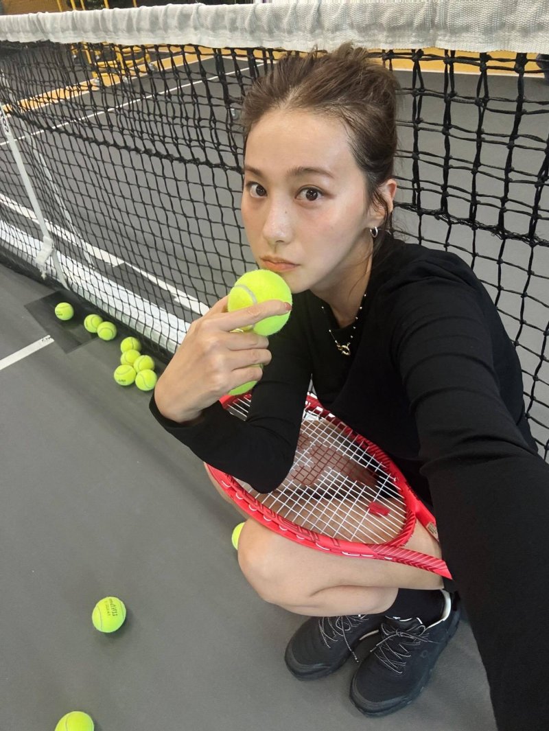유인영, 테니스의 여신 변신…땀 범벅에도 흠 없는 미모 [N샷]