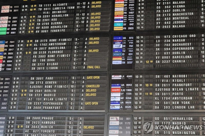 20일 브뤼셀 공항 항공편 알림판 (출처=연합뉴스)