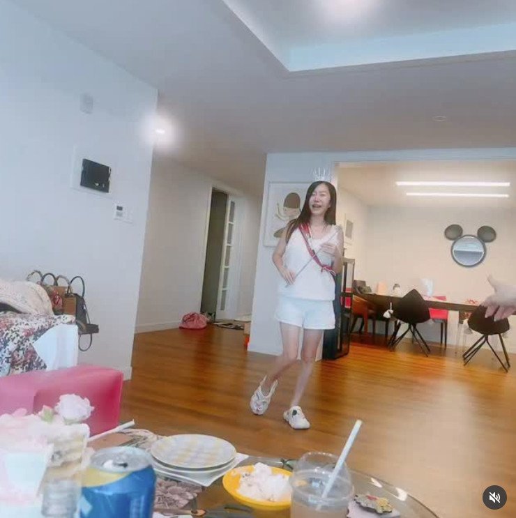 '만 64세 생일' 박준금, 홈웨어 입고 드러낸 명품 각선미…깜짝 [N샷]