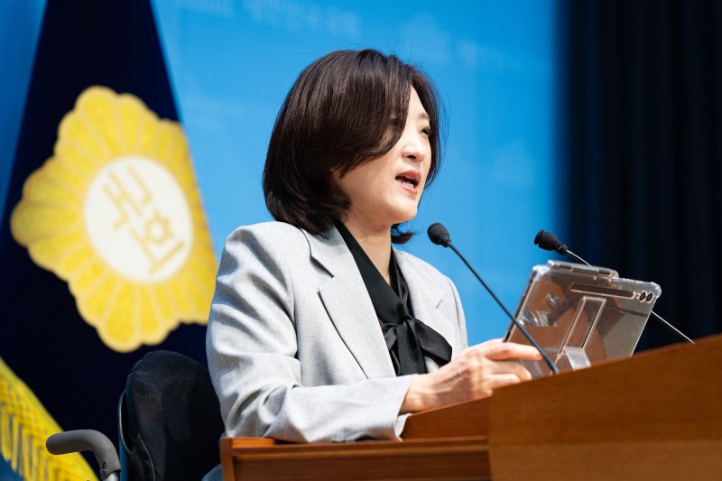 최보윤 국민의힘 수석대변인이 18일 서울 여의도 국회 소통관에서 현안 관련 논평을 하고 있다. 2025.9.18/뉴스1 ⓒ News1 유승관 기자
