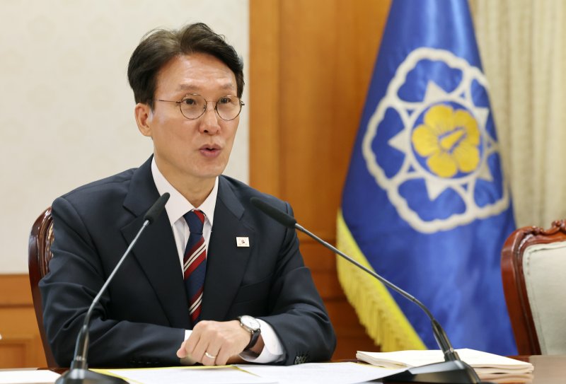 김민석 국무총리가 12일 오전 서울 종로구 정부서울청사에서 열린 제9차 자살예방정책위원회 회의에서 모두발언을 하고 있다. 2025.9.12/뉴스1 ⓒ News1 임세영 기자