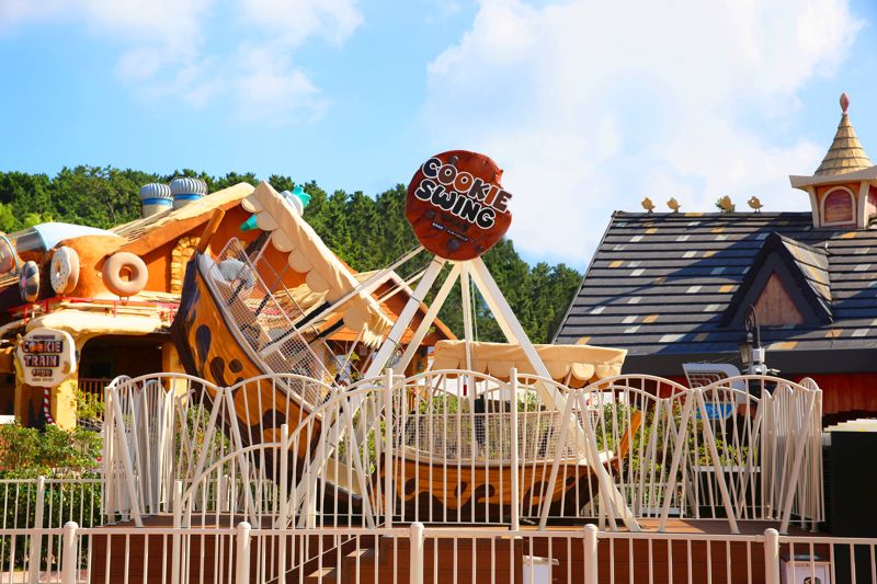 롯데월드 어드벤처 부산이 신규 오픈하는 어트랙션 쿠키스윙. 롯데월드 어드벤처 부산 제공