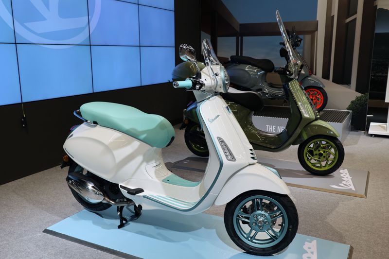 이탈리아 모터사이클 브랜드 베스파가 지난 12일 서울 강남구 모토플렉스 서울점에서 2026년형 신모델 ‘프리마베라S’와 ‘스프린트S’, ‘스프린트 오피치나8’, ‘스프린트 테크’를 공개했다. 사진=서동일 기자