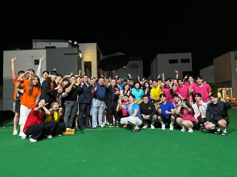 가천대학교 체육전공 재학생들과 교수진 단체사진.(가천대 제공. 재판매 및 DB금지)/뉴스1