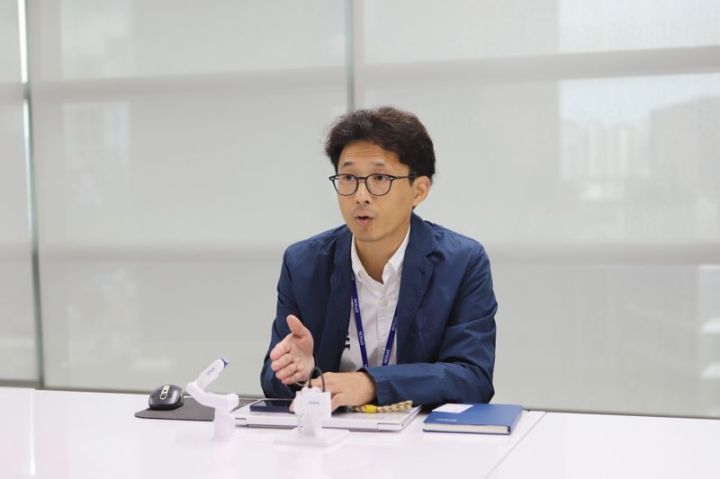 한국엡손 로봇사업부 이용욱 이사가 서울 역삼동 한국엡손 본사에서 파이낸셜뉴스와 인터뷰를 하고 있다. 한국엡손 제공