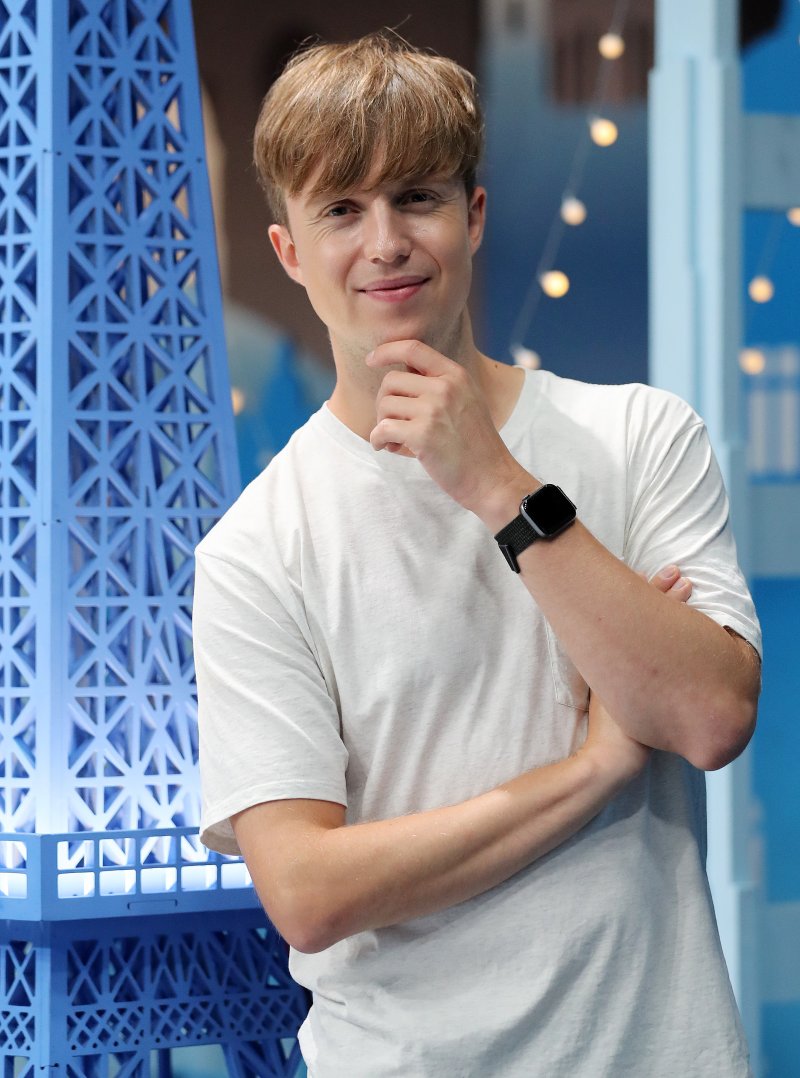 "생업 걸렸는데"…줄리안, 자영업자 삼중컵 사용 공개 저격 사과에도 뭇매