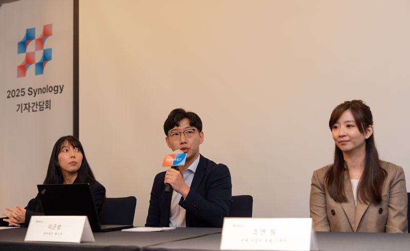 시놀로지 관계자들이 23일 오전 10시 조선 팰리스 서울 강남에서 열린 기자간담회에서 질의응답을 하고 있다. 사진=구자윤 기자