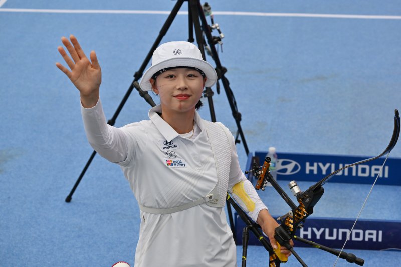 "국위선양 하느라 바빠요"…양궁 임시현, '극우 용어' 사과한 글 또 논란