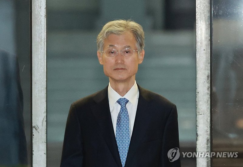 퇴근하는 조희대 대법원장 (출처=연합뉴스)