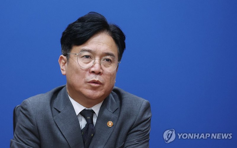 김영훈, 재계에 "노사정 사회적대화" 촉구
