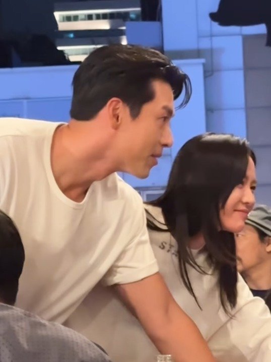 사랑의 불시착 현실판 손예진 외조 나선 현빈, 설레는 투샷 [N이슈]