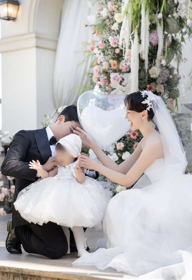 이유영 결혼식 공개, 훈남 남편·한살 딸과 함께 "영원히 못 잊어" [N샷]