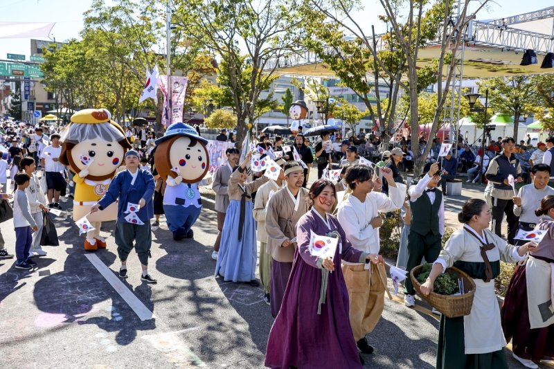 지난해 군산시간여행축제 (출처=연합뉴스)