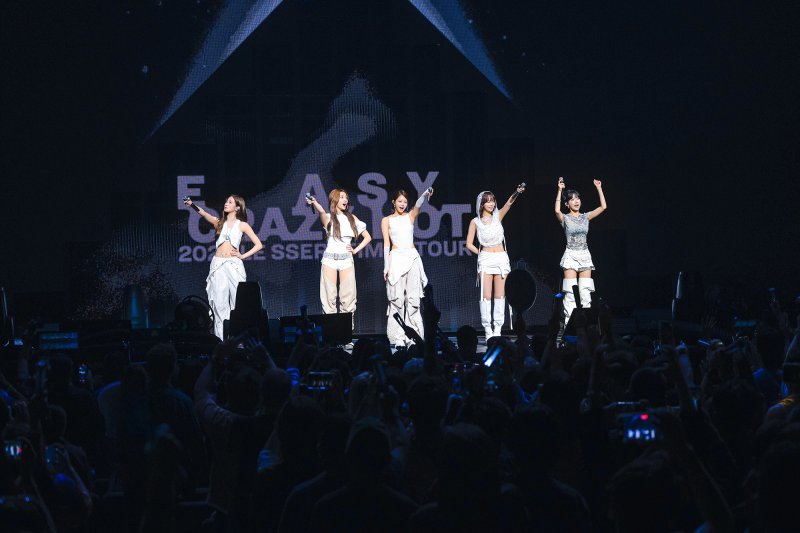 [서울=뉴시스] 르세라핌 북미 투어 현장. (사진 = 쏘스뮤직 제공) 2025.09.24. photo@newsis.com *재판매 및 DB 금지