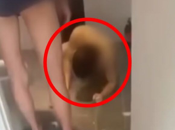 고액알바 갔는데 알몸으로 피 토하며... 경악스러운 장면