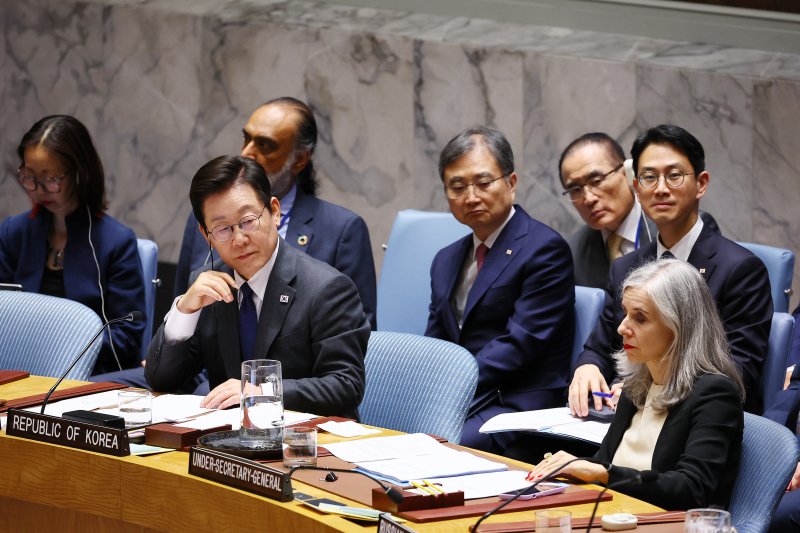 이재명 대통령이 지난해 9월 24일(현지시간) 미국 뉴욕 유엔본부에서 안전보장이사회 의장 자격으로 공개 토의를 주재하고 있다. 뉴시스