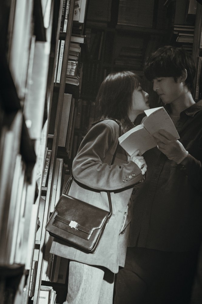 '마이유스' 송중기♥천우희, 입맞춤 1초전…설렘 속 위기 감지 [N컷]