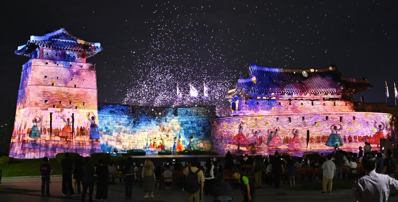 2025 국가해외 바카라 사이트 미디어아트 수원화성. 사진=뉴시스