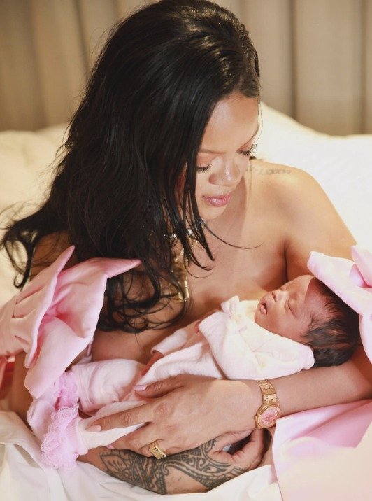 리애나, 셋째는 딸이었네…출산 후 사진 공개 [N해외연예]