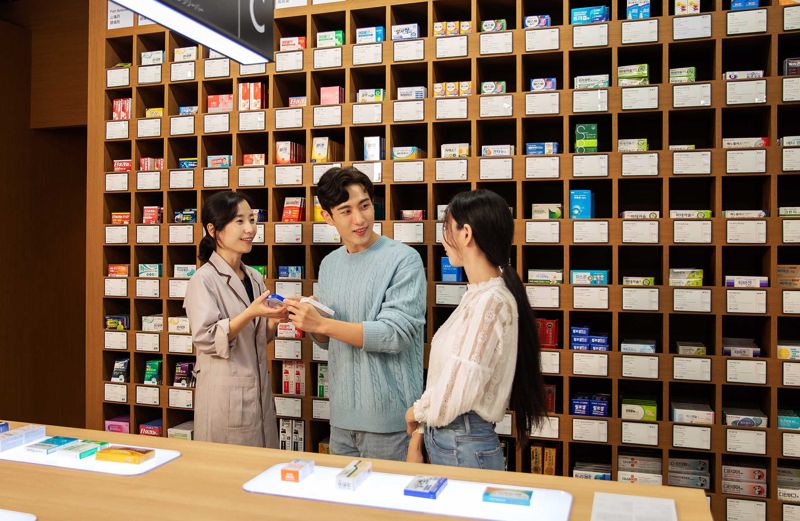 약사의 전문성을 강화한 상담형 큐레이션 약국인 옵티마 웰니스 뮤지엄(OWM) 약국 강남점이 25일 오픈했다. /옵티마 웰니스 뮤지엄(OWM)약국 제공