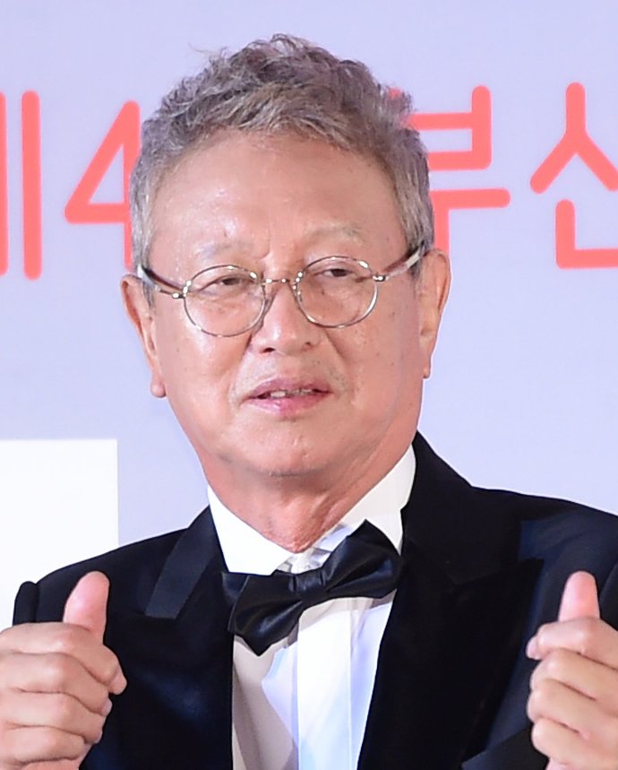 '끝까지 유머 잃지 않은' 전유성, 별세…韓개그 새 틀 만들어 애도 봇물(종합)