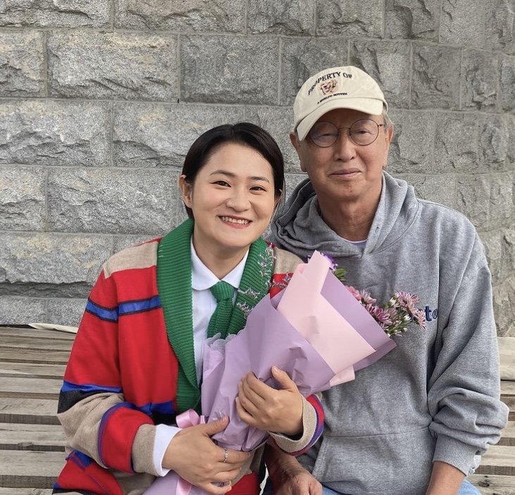 김신영(왼쪽), 고(故) 전유성. 사진은 2022년 10월 촬영됐다.김신영 인스타그램 캡처. 뉴시스