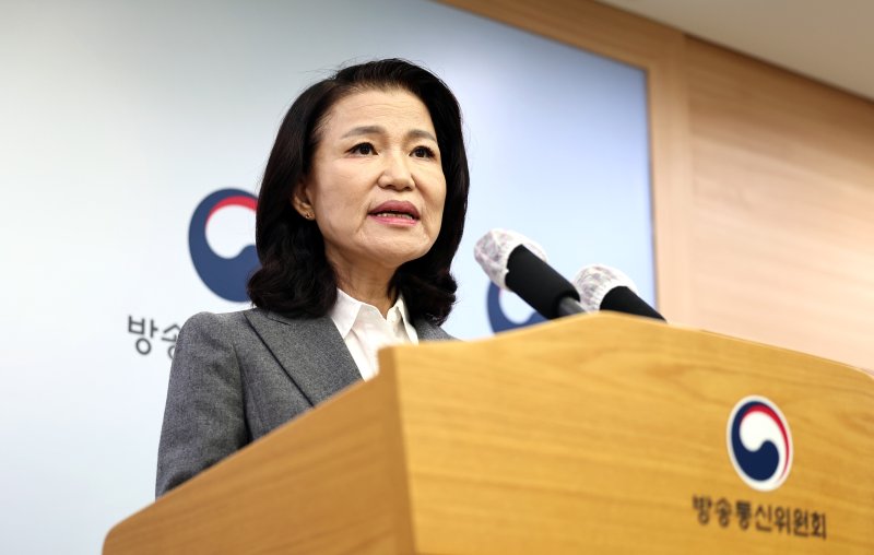 이진숙 방송통신위원장이 9일 오후 정부과천청사에서 기자회견을 열고, '방통위 폐지법' 관련 입장을 밝히고 있다. 2025.9.9/뉴스1 ⓒ News1 구윤성 기자