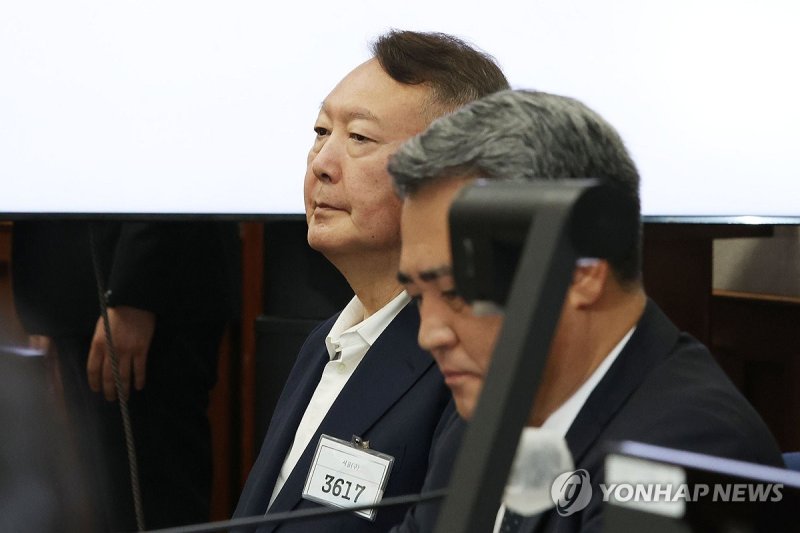 윤석열, '특검기소' 첫 재판 출석 (출처=연합뉴스)