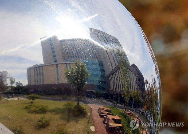 위기의 법원 (출처=연합뉴스)