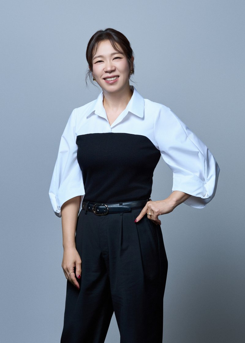 염혜란 이병헌 다리 빠는 연기 민망…개싸움신은 명장면 [N인터뷰]